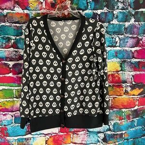 Issi Skull Print Lightweight Button Front V-Neck Cardigan Sweater Medium